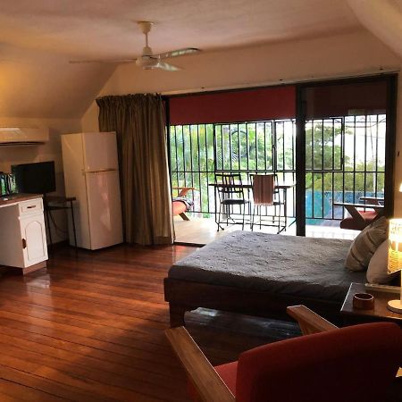 Cockatoo Studio Apartments マヌエル・アントニオ エクステリア 写真