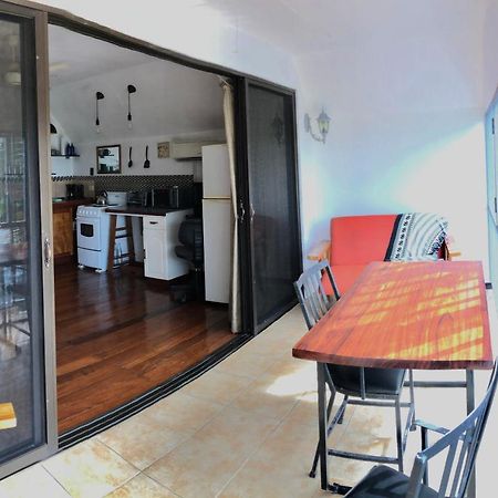 Cockatoo Studio Apartments マヌエル・アントニオ エクステリア 写真