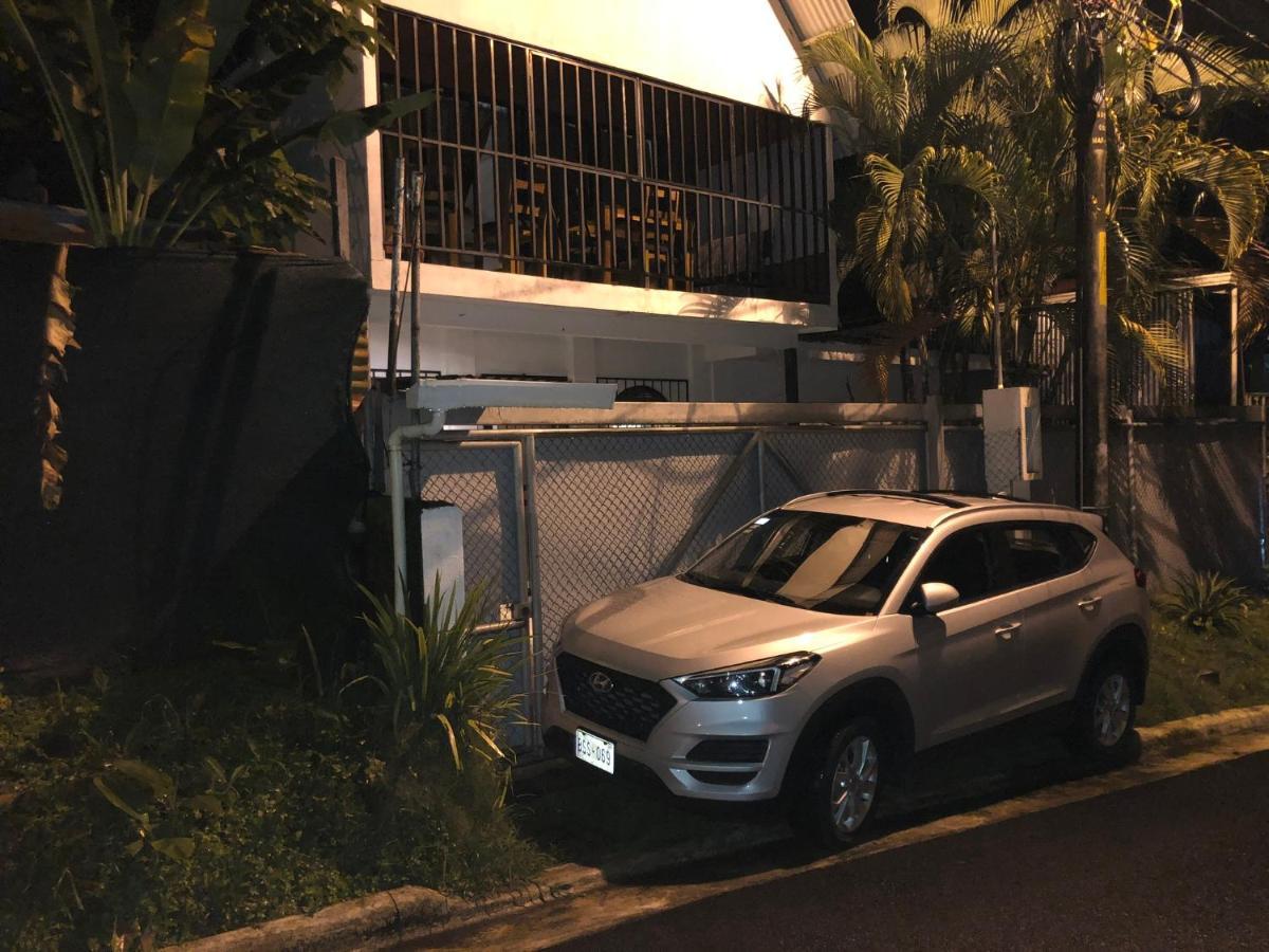 Cockatoo Studio Apartments マヌエル・アントニオ エクステリア 写真